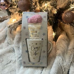 Highland Natural Sparkling Snow Scented Cozy Socks & Mug Set/ Christmas Gifts